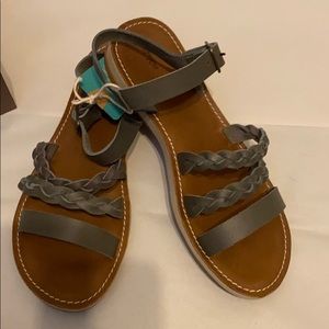 OluKai Kahiko Ko’O Leather Sandal